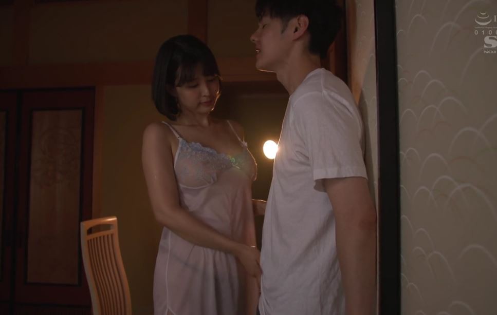 Poster of Chị dâu mặc đồ ngủ dâm đãng cho em chồng nhìn lúc nữa đêm và