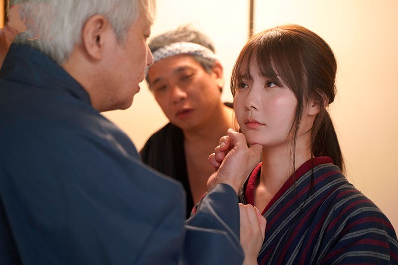 Poster of Cô gái làng quê xinh đẹp bị những lão già trong làng đưa làm nô lệ tình dục