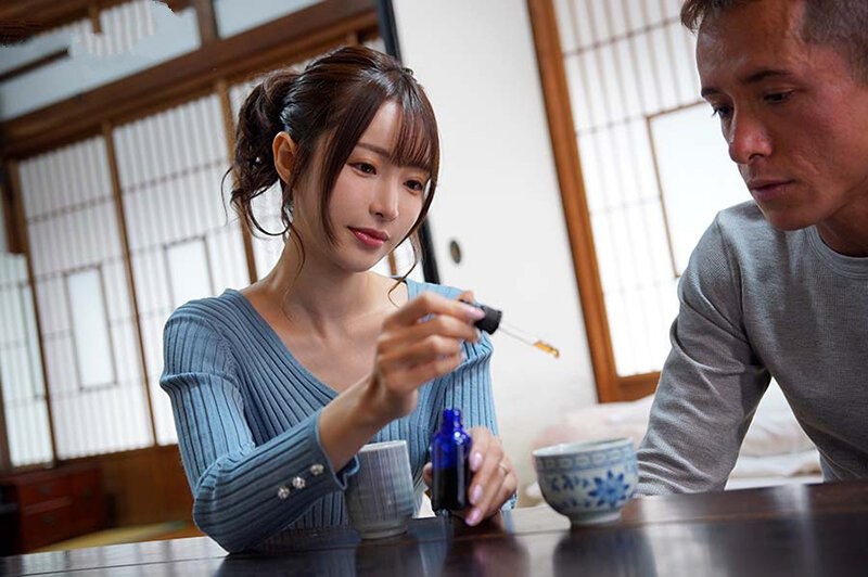 Poster of Cô vợ xinh địt nhau với cậu bạn thân bày mưu bỏ thuốc kích dục để hâm nóng với chồng